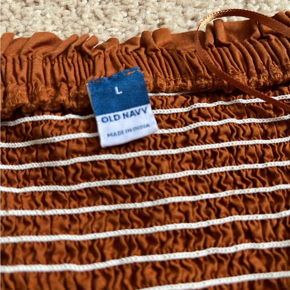 LAST CHANCE! Old Navy Top - Picture 3 of 3